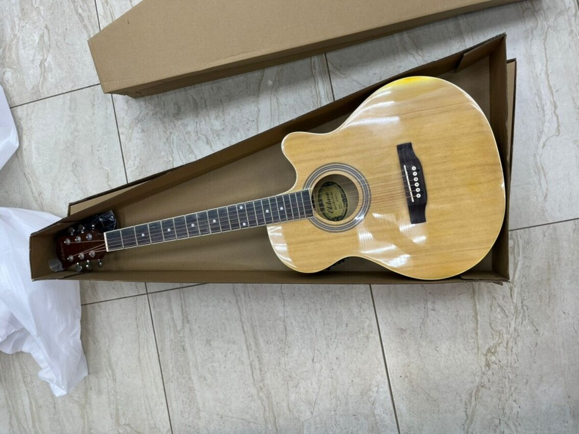 /Гитара Elitaro E4050 EQ N