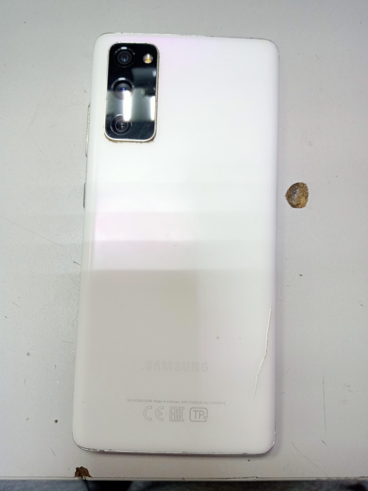 Смартфон Samsung S20 FE