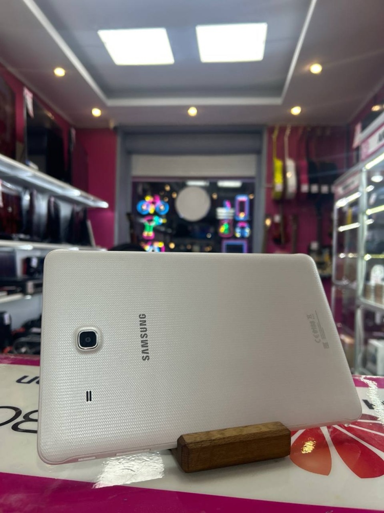 Планшет Samsung SM-T560 2/8