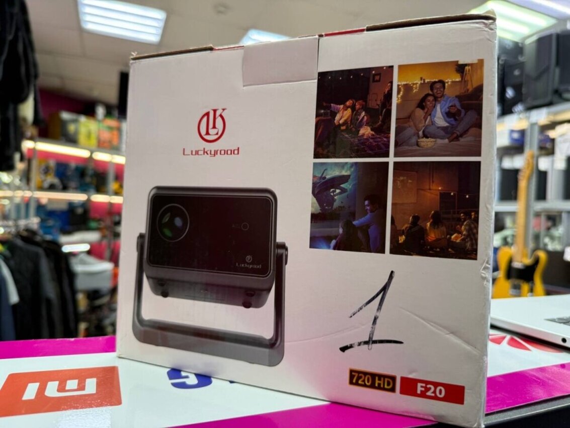 Проектор LuckyRoad F20