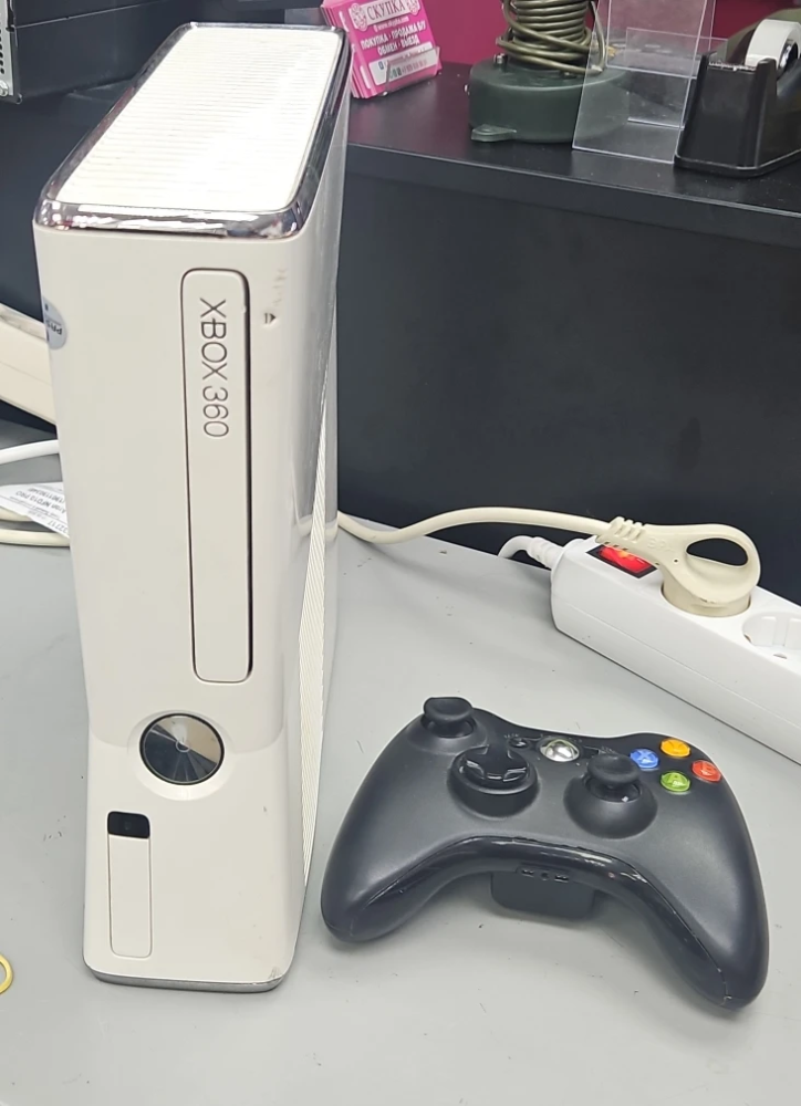 Игровая приставка XBOX 360