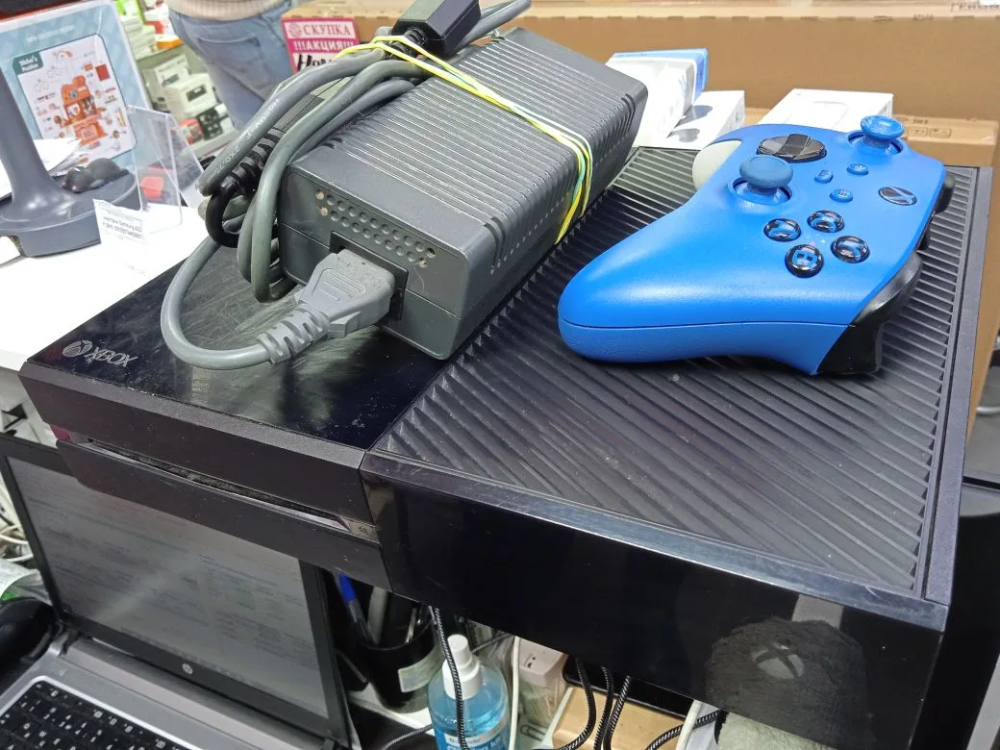 Игровая приставка XBOX ONE 500ГБ