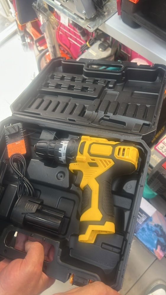 Шуруповерт Makita DF331 14.4 v