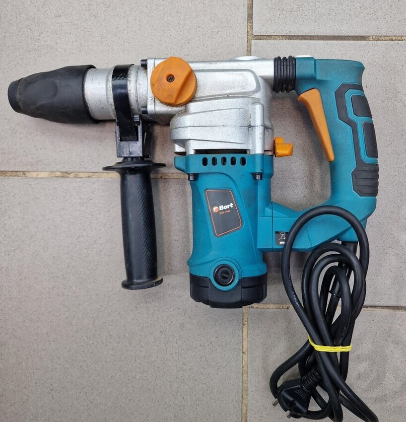 Перфоратор BORT BHD-1500