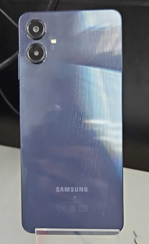 Смартфон Samsung A06