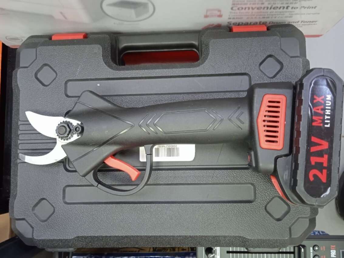 Секатор аккумуляторный