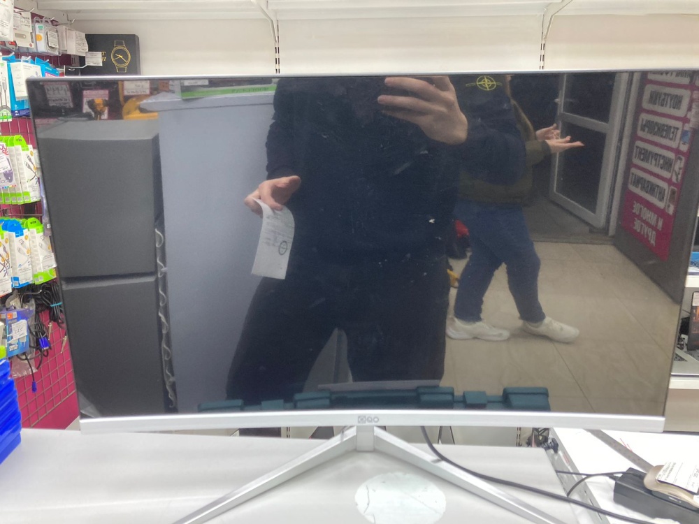 Монитор QQQ "27"