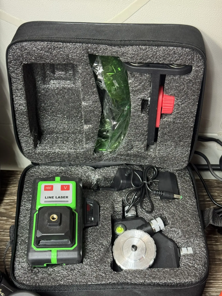 Лазерный уровень LINE LASER