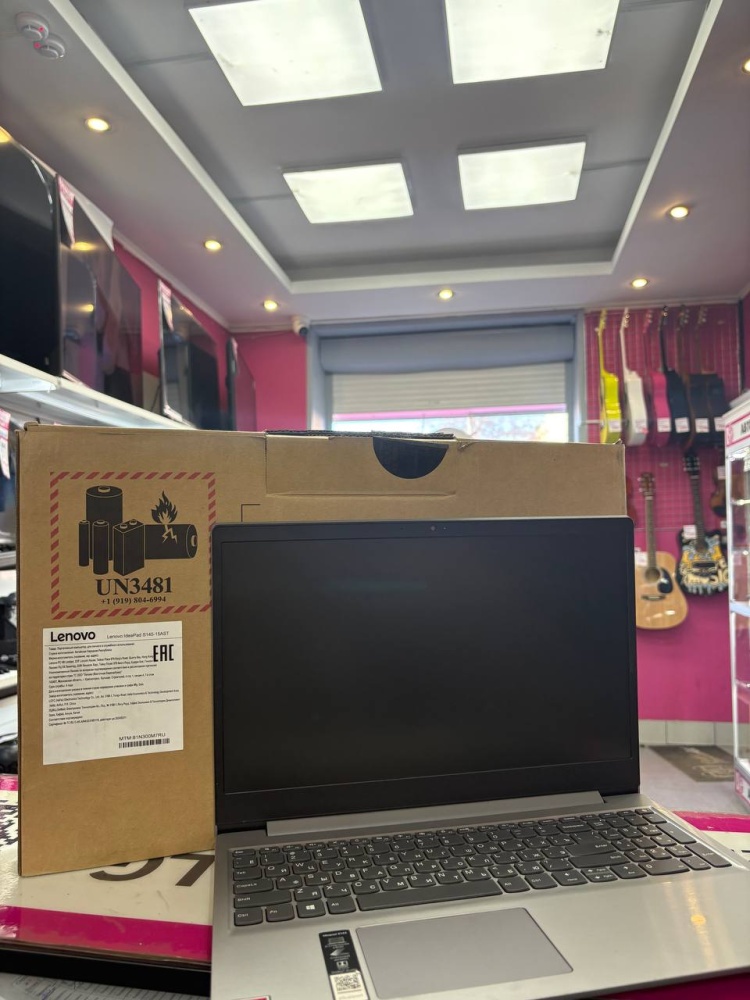 Ноутбук Lenovo A6-9225/8/r4 graphics/256 ssd