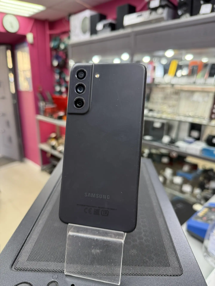 Смартфон Samsung S21 FE 6/128