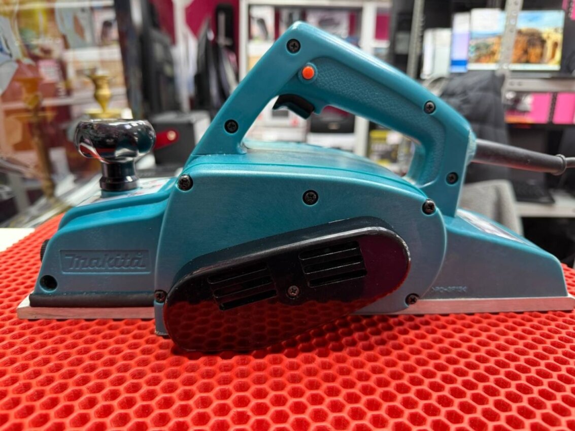Рубанок Электрический Makita 1911B