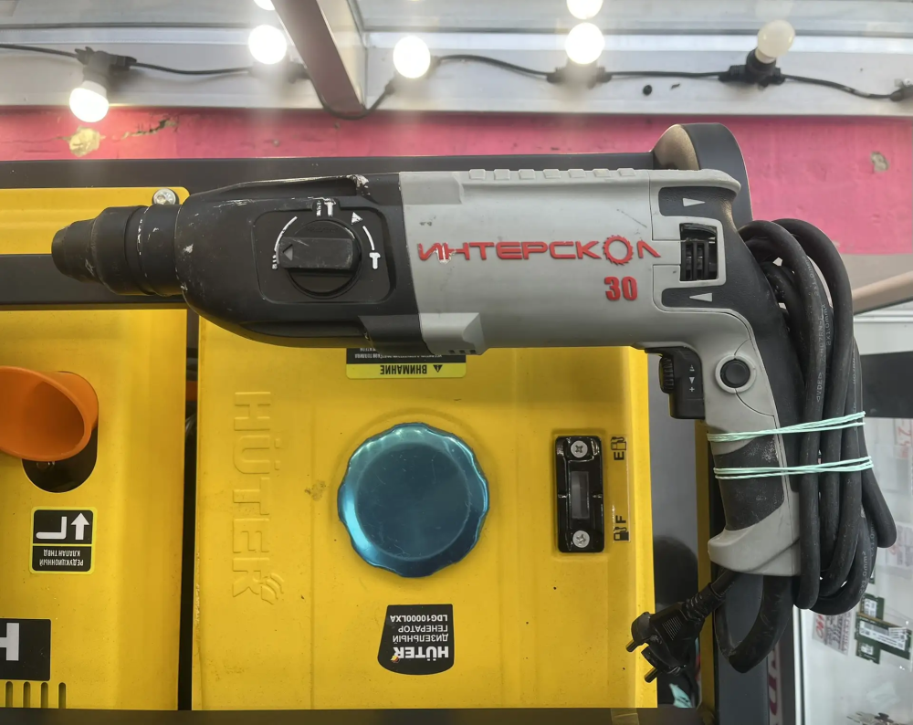 Перфоратор  интерскол п30-900эр