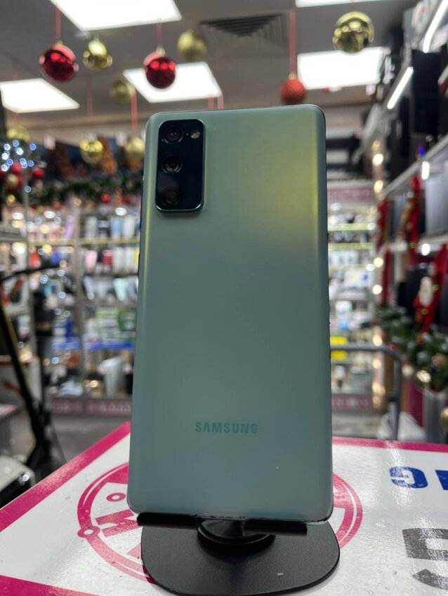 Смартфон Samsung S20 FE 6.128