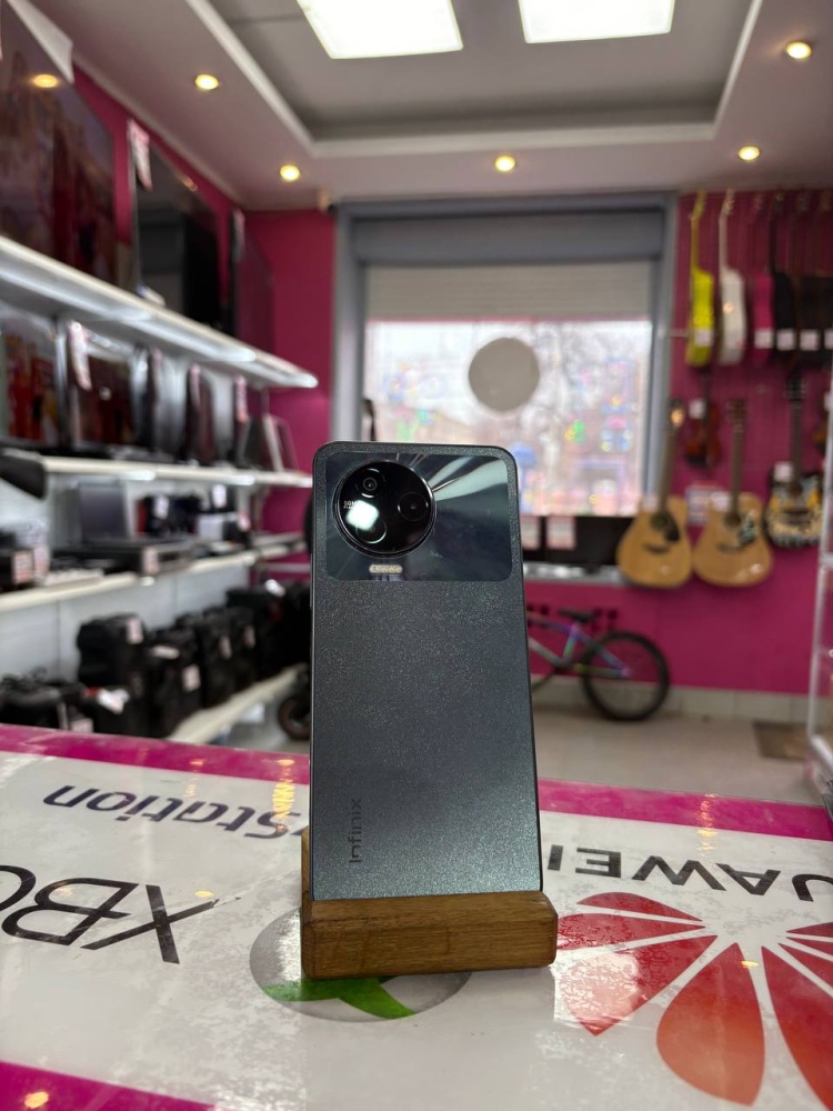 Мобильный телефон Infinix Note 12 8/128