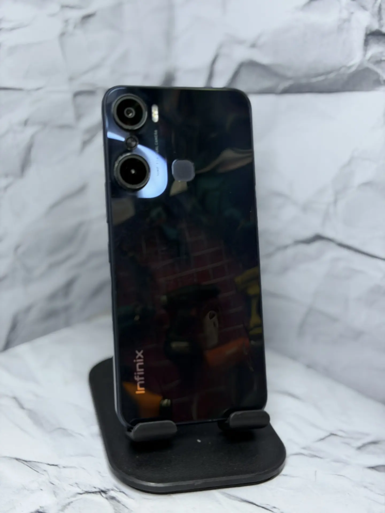 Мобильный телефон Infinix 8/128