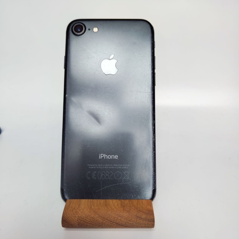 Смартфон iPhone 7 32Gb