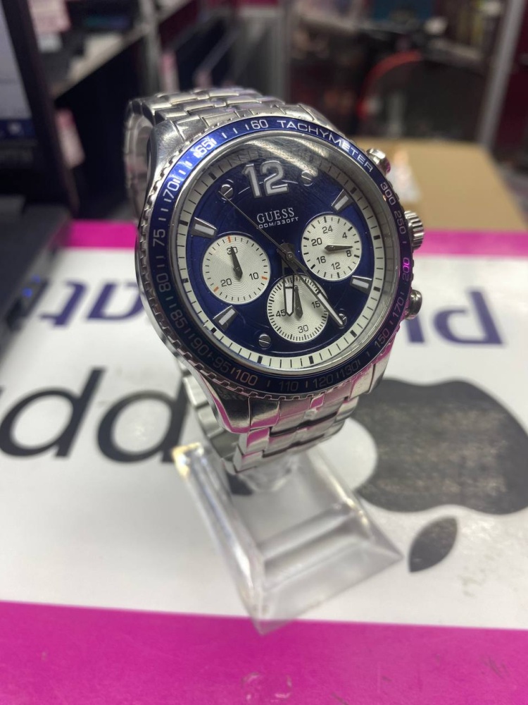 Часы GUESS W0969G1