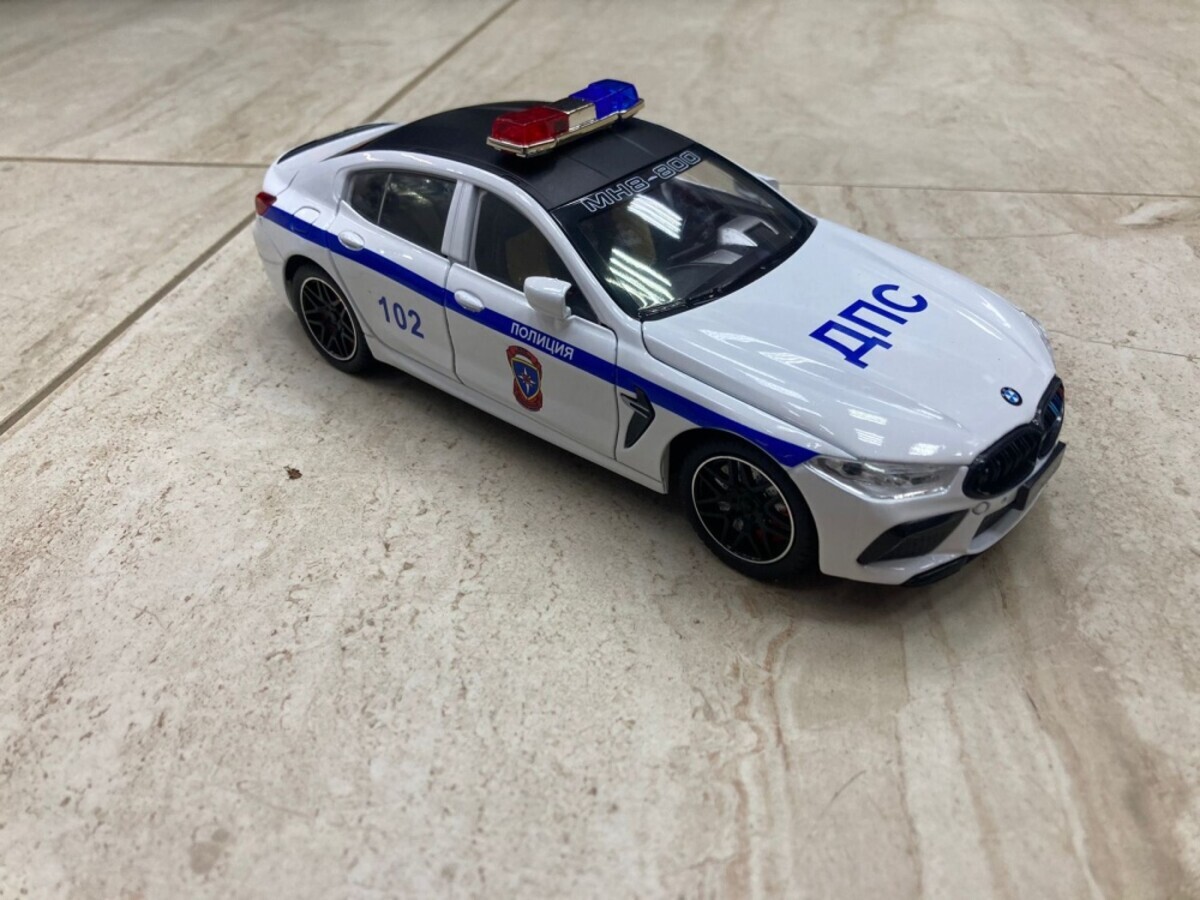 Металлическая машинка БМВ 7