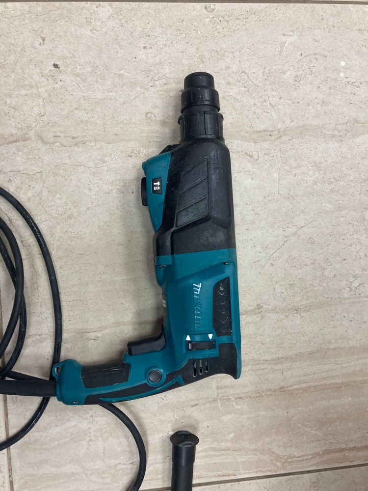 Перфоратор Makita HR2635d