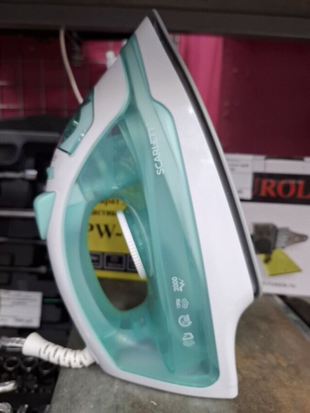 Утюг Scarlett SC-SI30P11