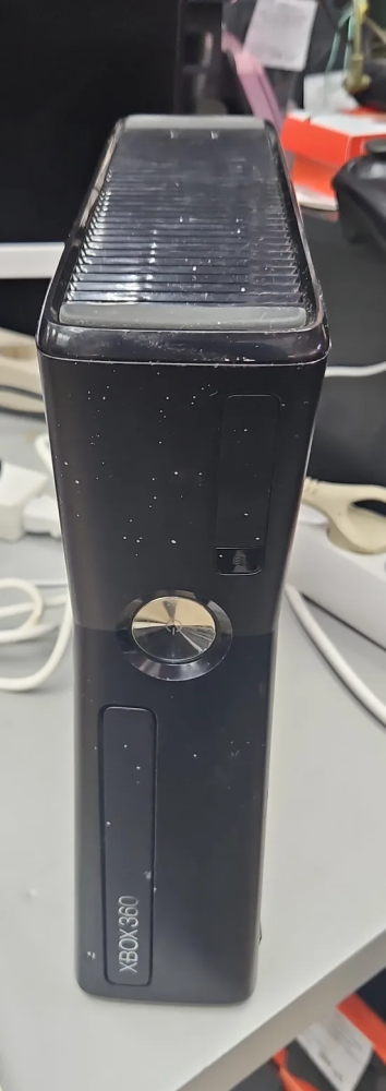 Игровая приставка XBOX 360