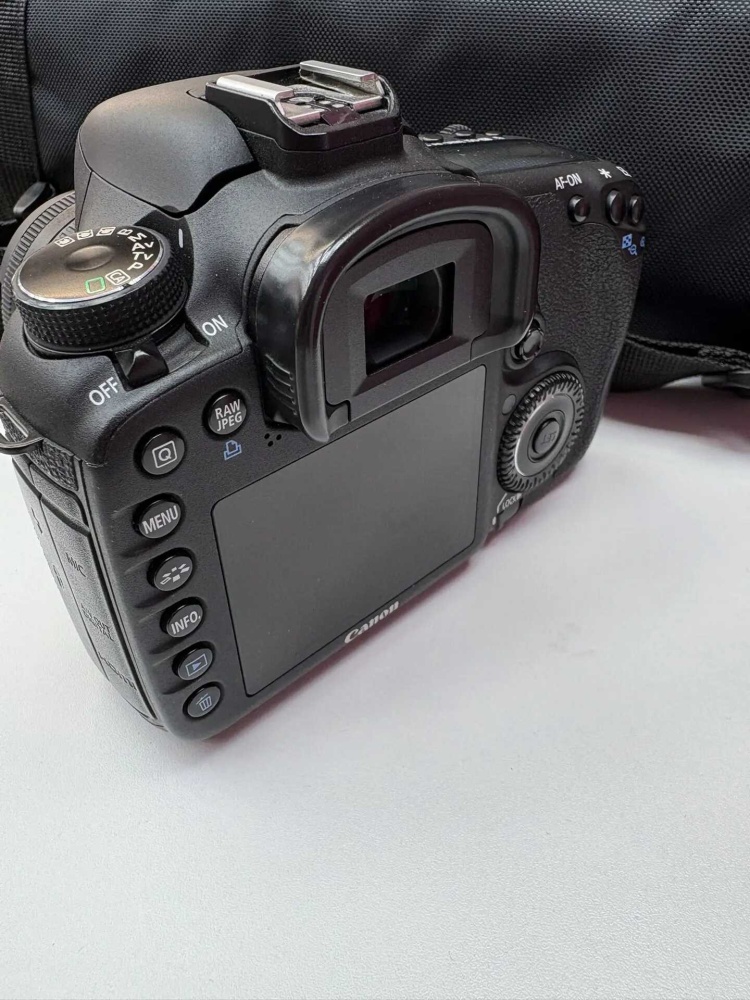 Фотоаппарат Canon EOS 7D