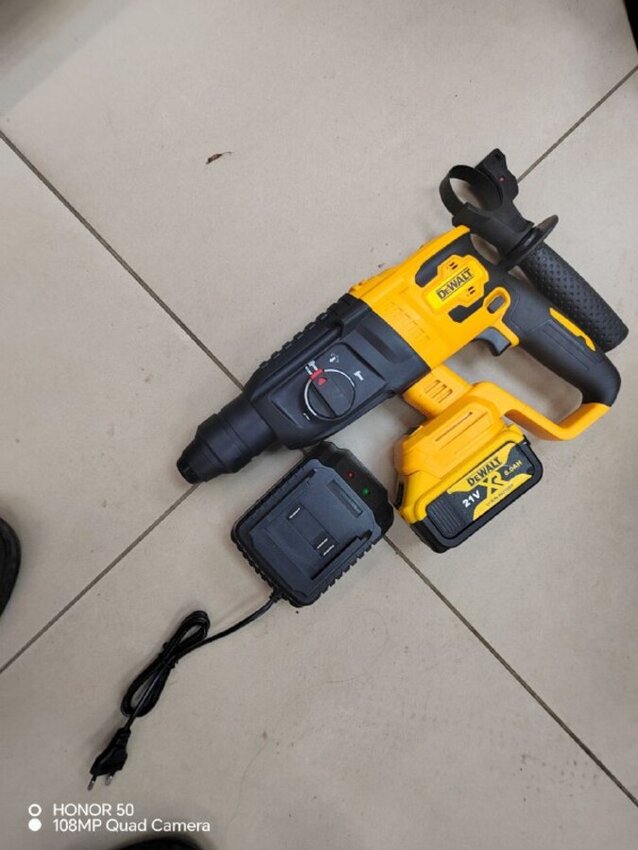 Перфоратор DeWALT