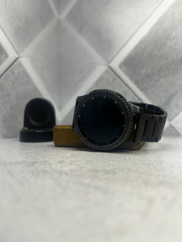 Смарт-браслет Samsung Gear 3 frontier