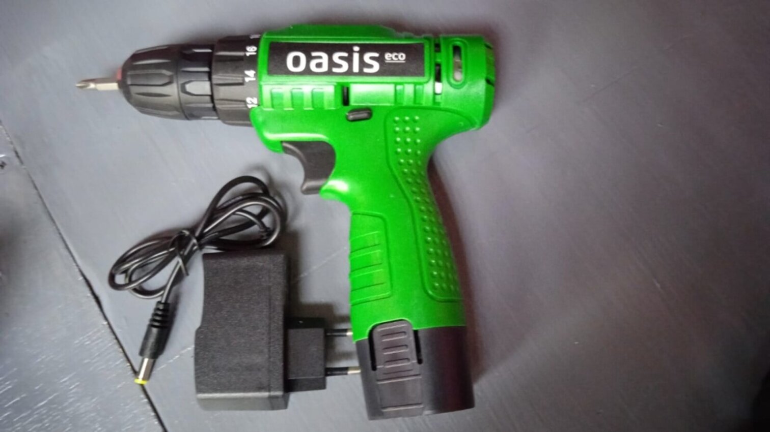 Шуруповерт OASIS