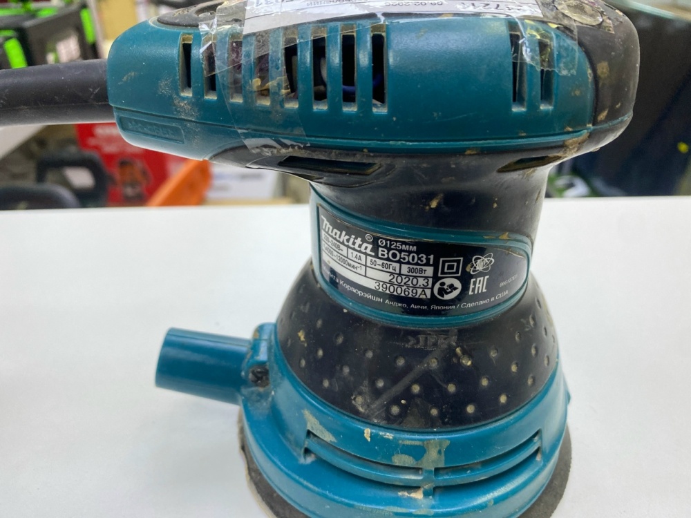 Шлифмашина Makita bo3710