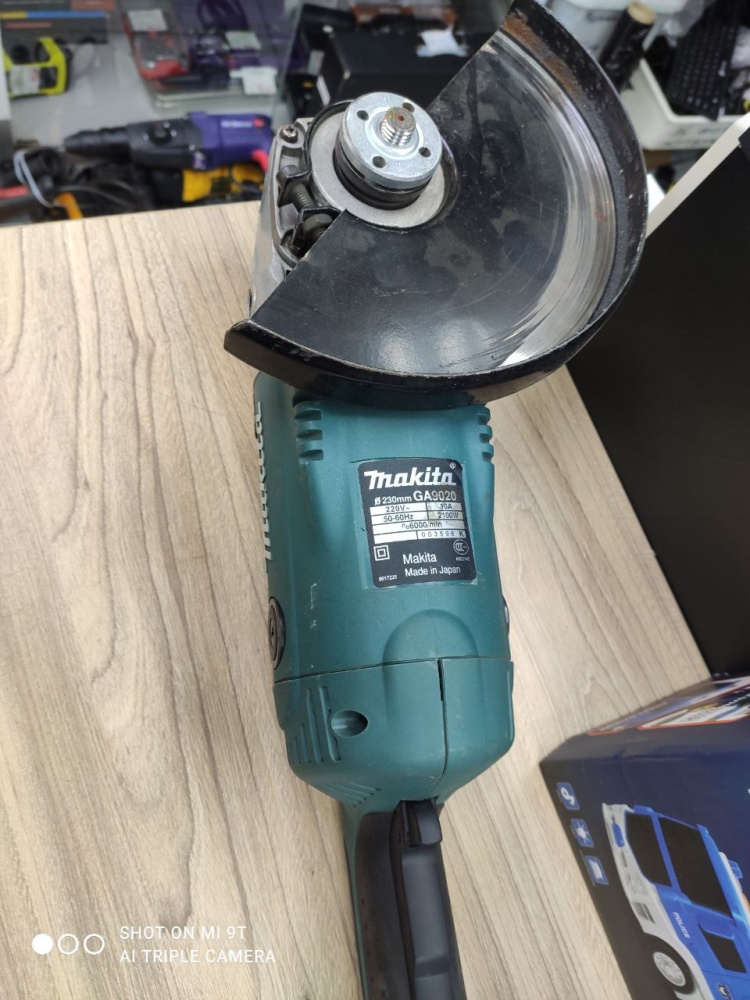УШМ (Болгарка) Makita GA9020