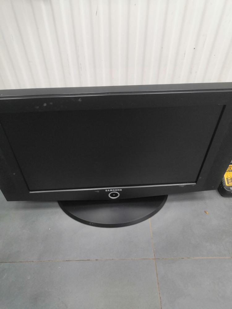 Телевизор Samsung 23"