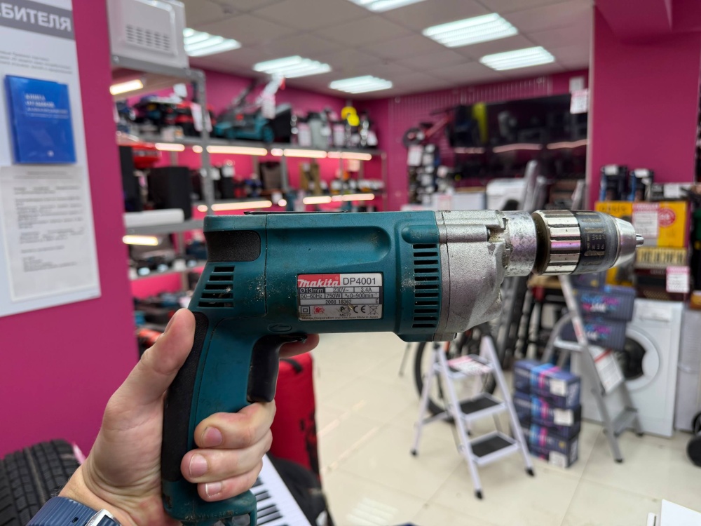 Дрель Makita DP4001
